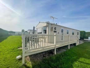 Caravan With Decking At Southview Holiday Park In Skegness Ref 33005S